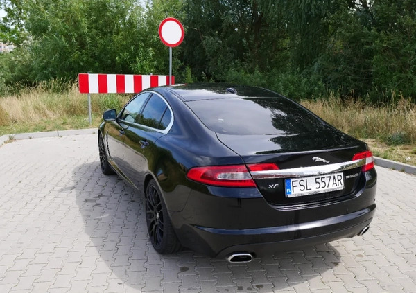 Jaguar XF cena 55000 przebieg: 190000, rok produkcji 2009 z Lubraniec małe 172